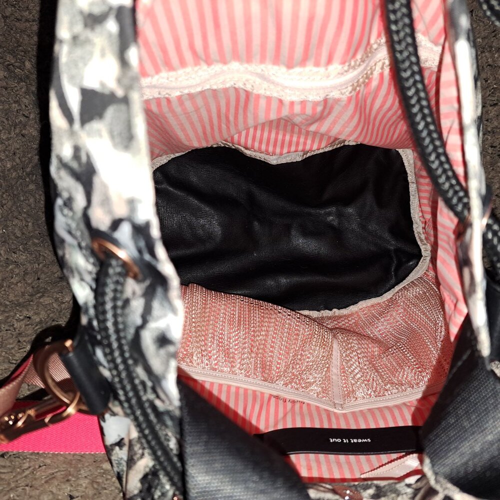 LULULEMON-Sweat To Street-Hobo Bag-Mystic Jungle Butter Pink-No Pouch-Near Mint - Picture 6 of 6